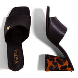 Sandália Mule Salto Bloco Preto C/ Animal Print