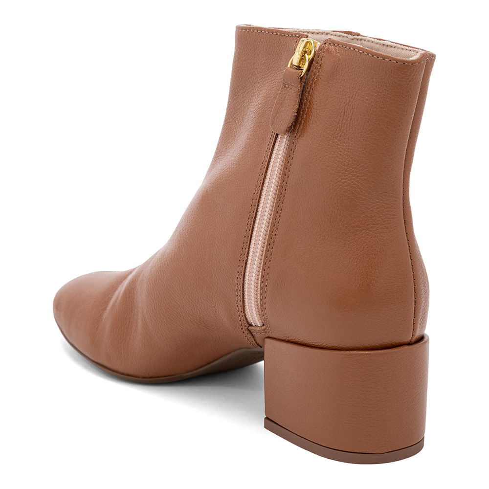 Bota de Couro Cano Médio Salto Bloco  Caramelo