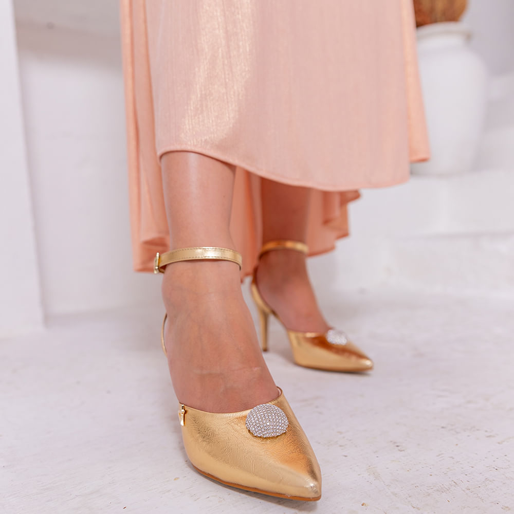 Scarpin Salto Fino com Globo de Strass Ouro