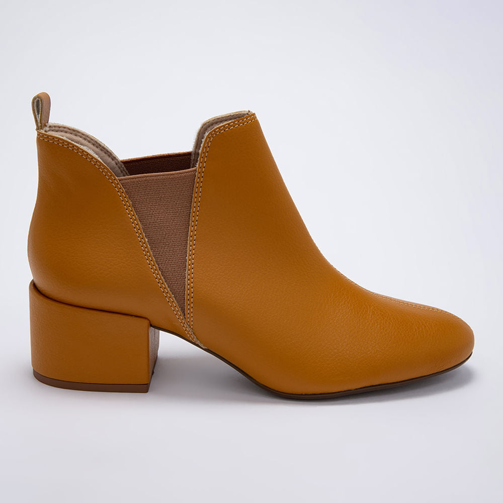 Bota Feminina Cano Curto Salto Baixo - Castanho