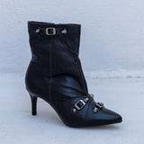 Bota Bico Fino Fivelas Cano Curto Preto