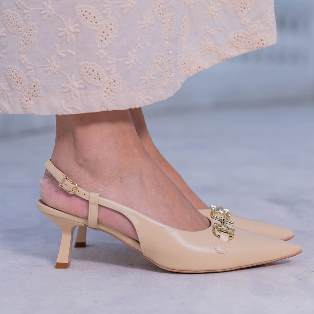 Scarpin Aberto Fivela Creme