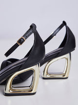 Sandalia Salto Geometrico Vazado Preto