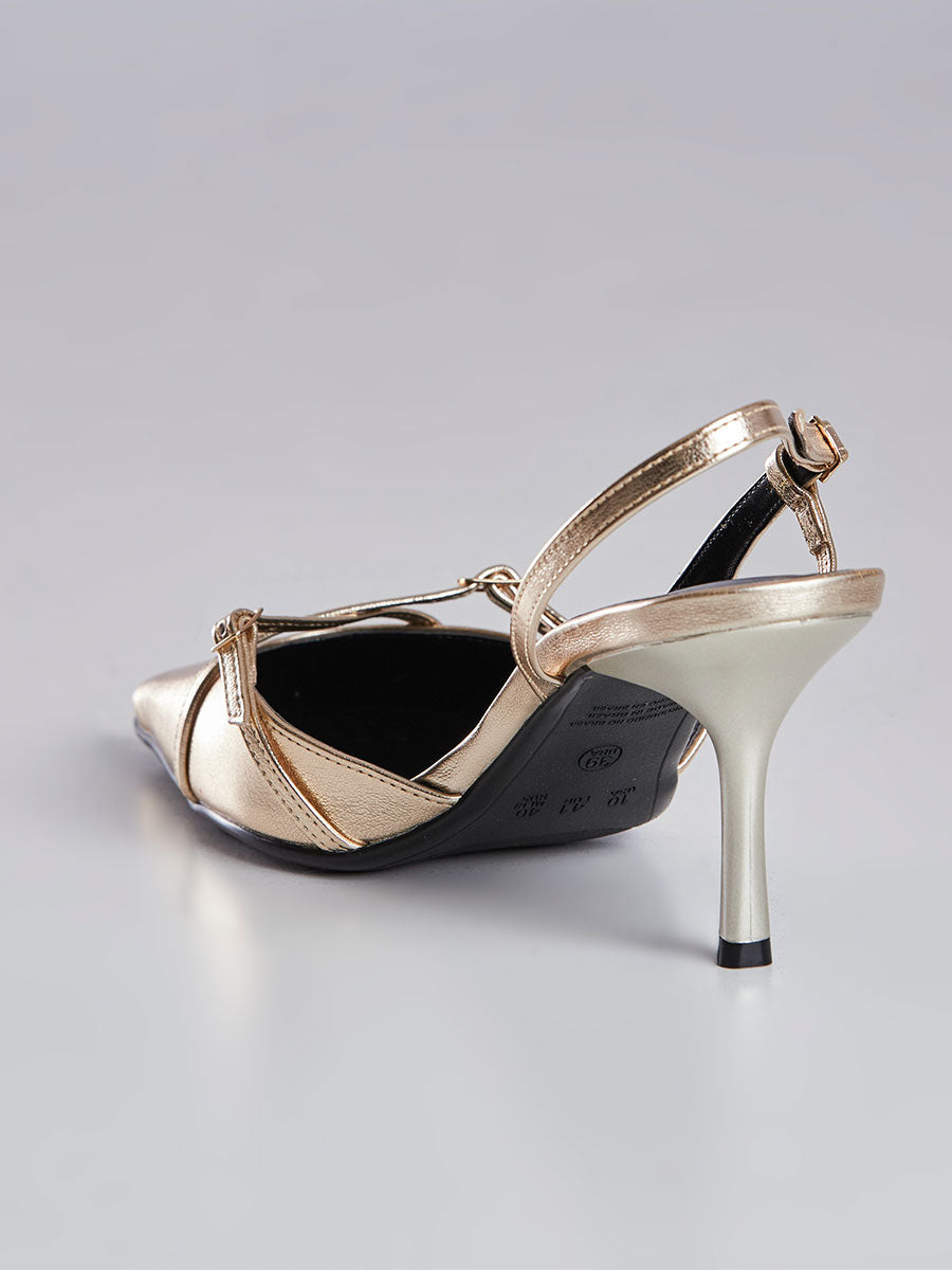 Scarpin Slingback Bico Fino e Salto Alto Dourado