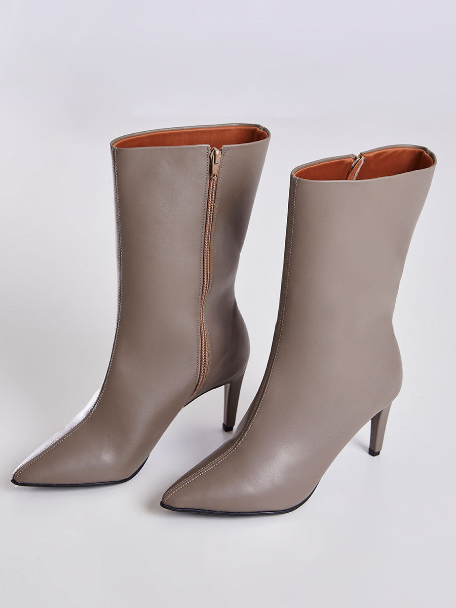 Bota de Couro Cano Medio Bico Fino Cinza