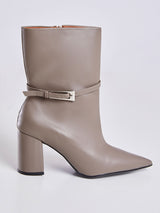 Bota Cano Médio Com Fivela e Salto Quadrado Camel