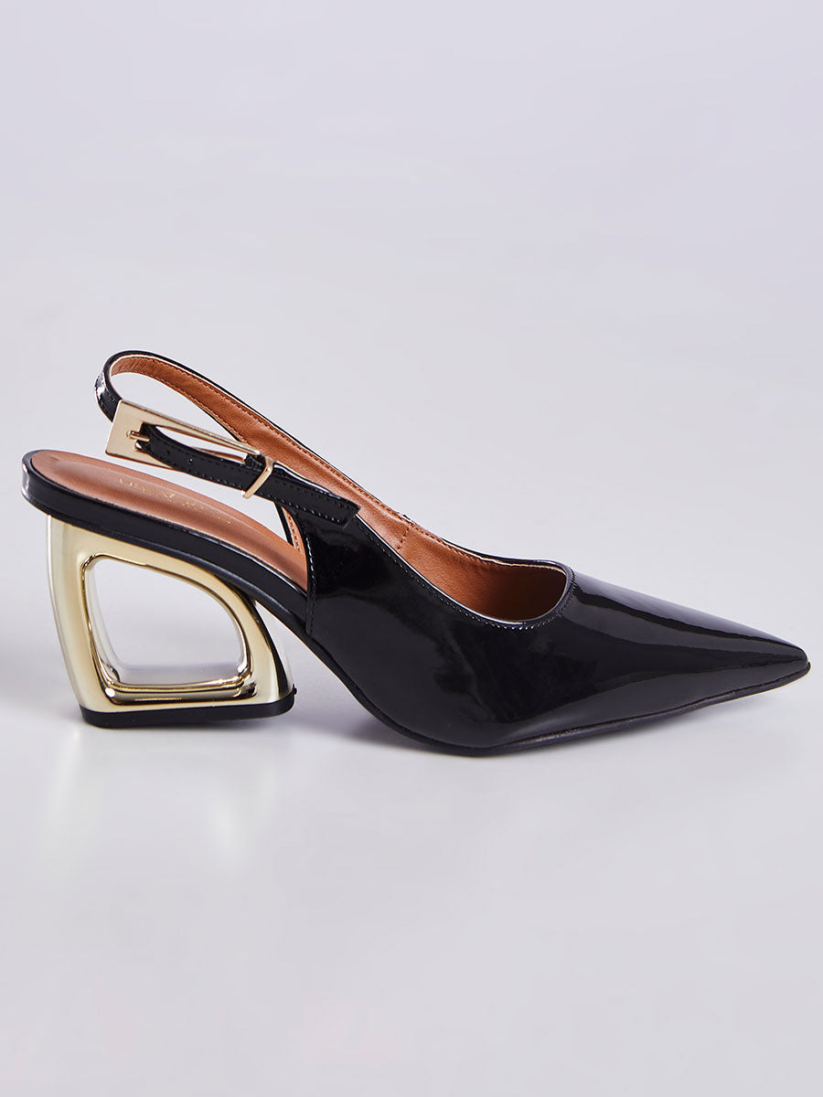 Scarpin Com Salto Geometrico Vazado Preto