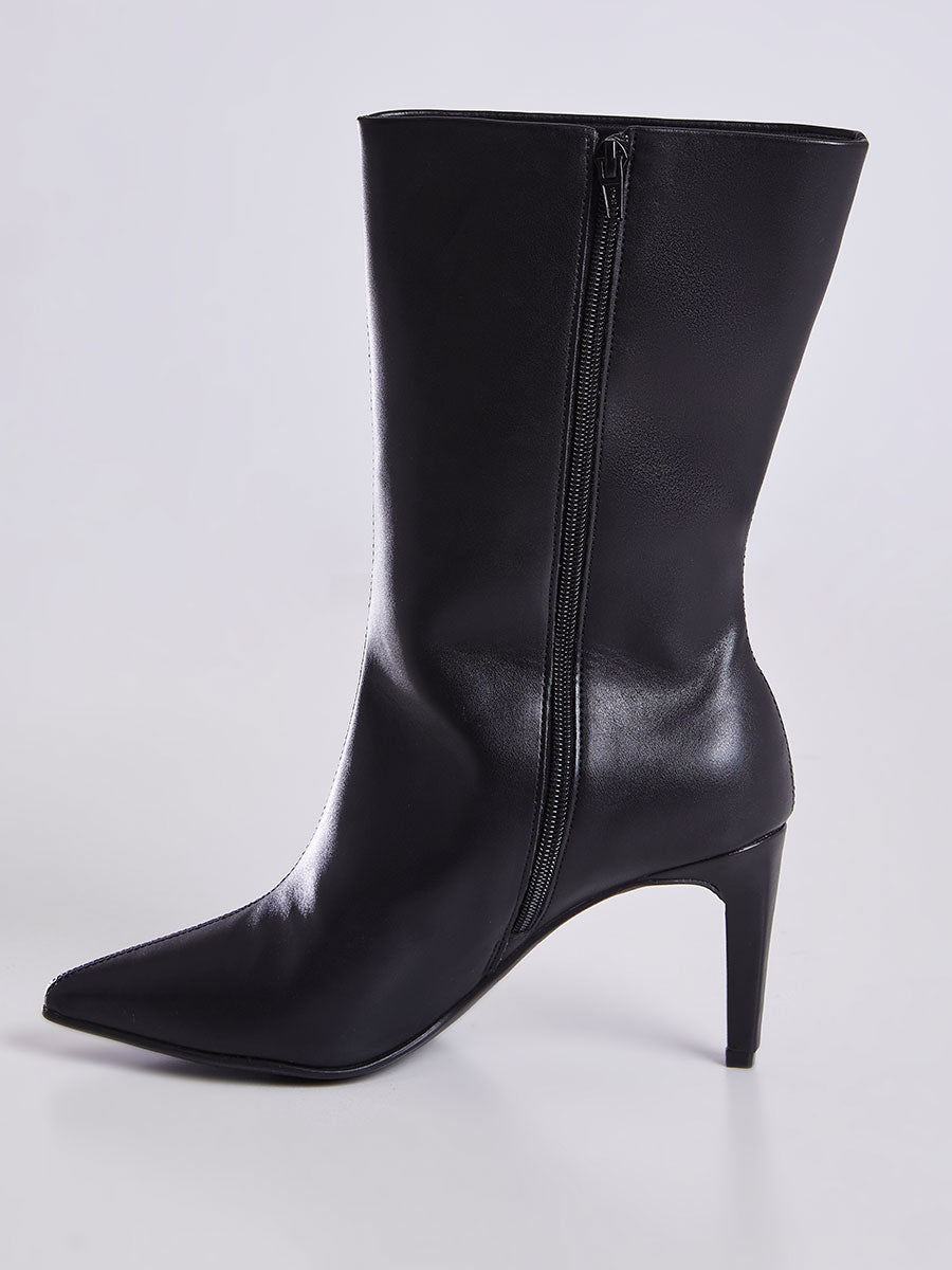 Bota de Couro Cano Medio Bico Fino Preto