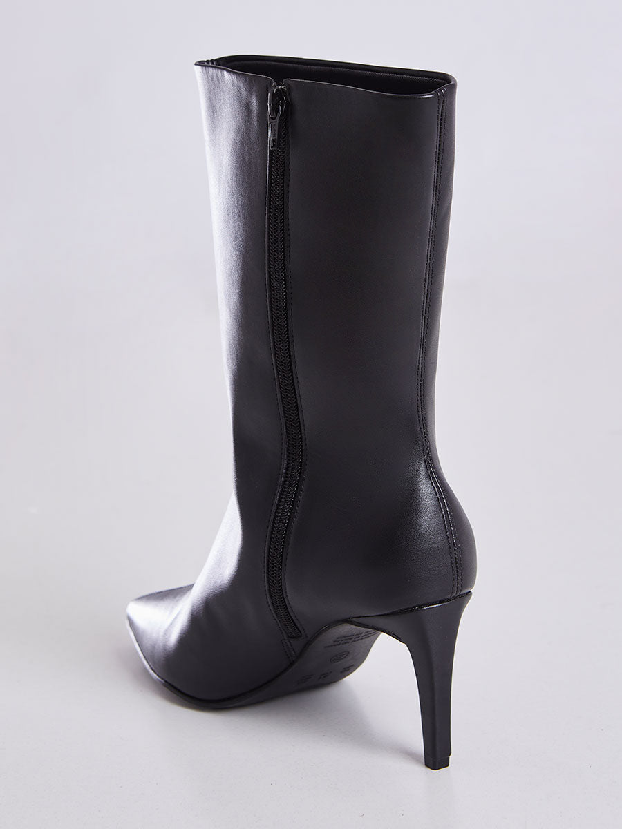 Bota de Couro Cano Medio Bico Fino Preto
