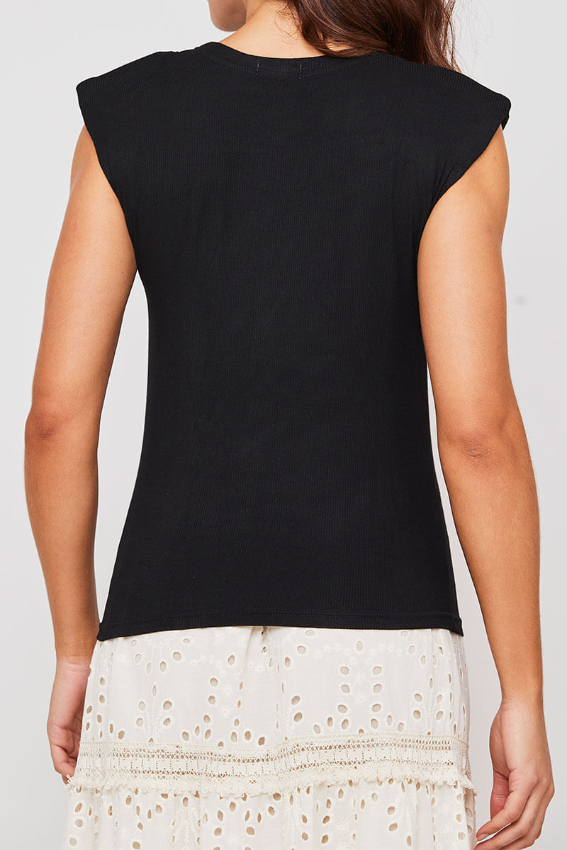 Blusa Muscle Tee com Ombreira Malha Conforto Preto