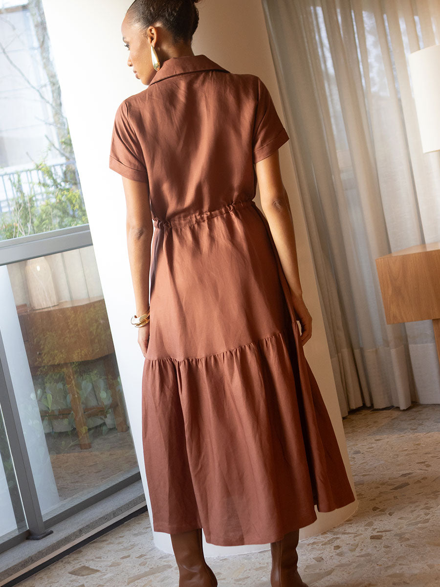 Vestido Manga Curta Linho Bordado Marrom