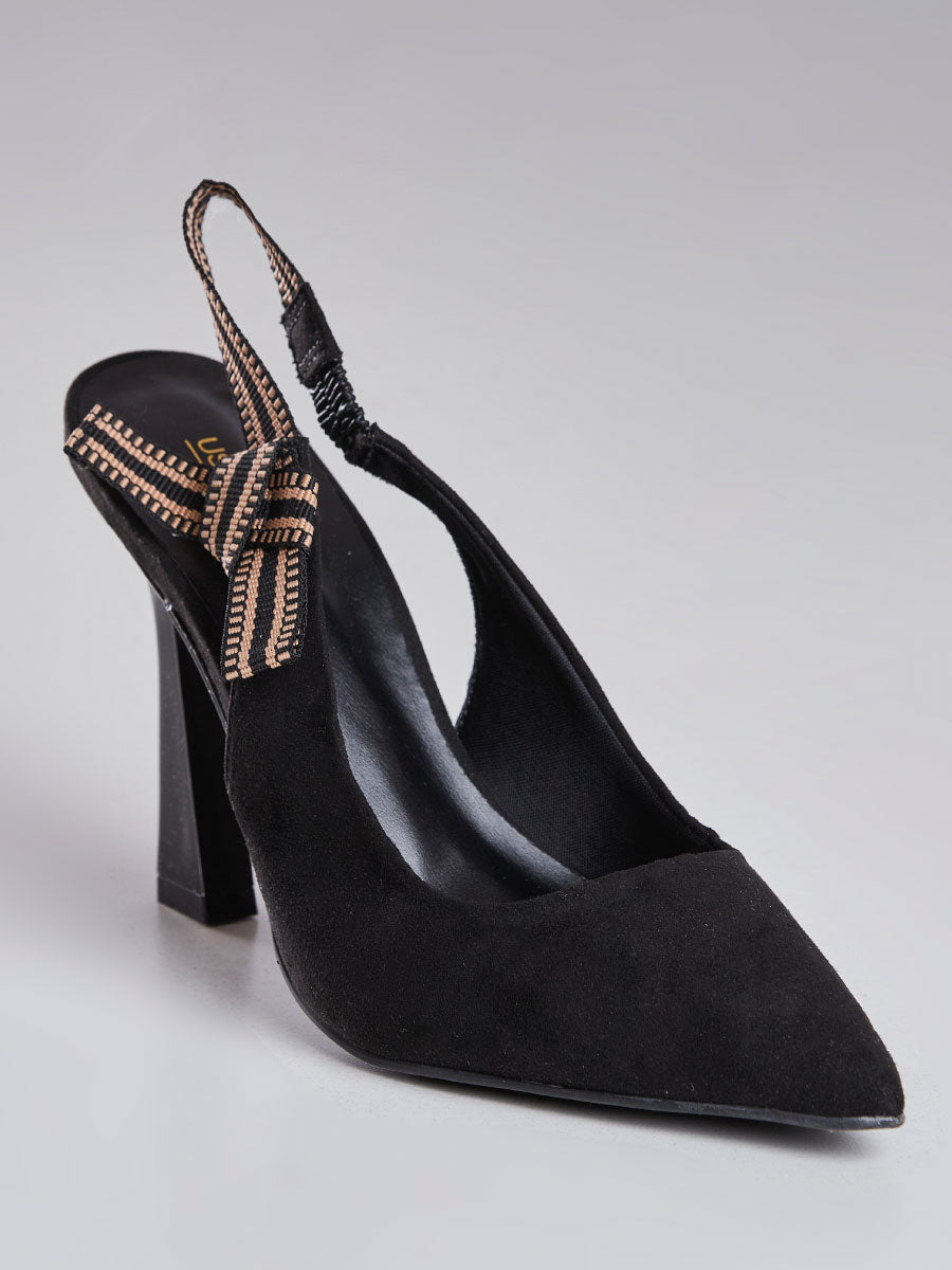 Scarpin Slingback com Tira Listrada Preto