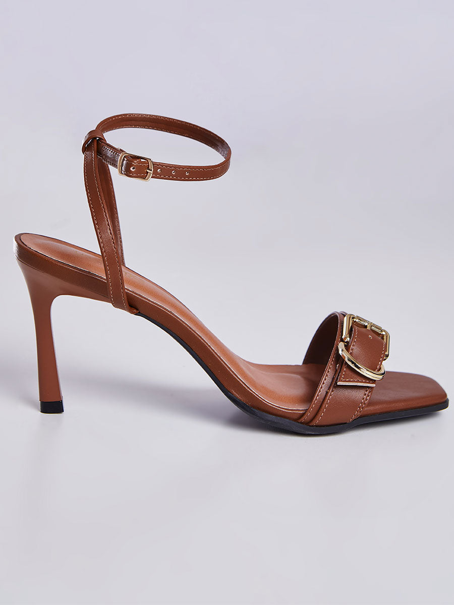 Sandalia Salto Fino com Fivela Camel
