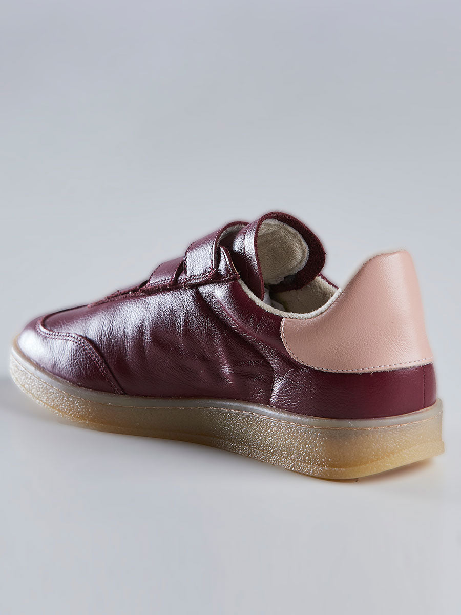 Tênis Casual Feminino com Tiras de Velcro Marsala