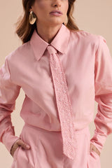 Camisa Alfaiataria micro estampa rosa